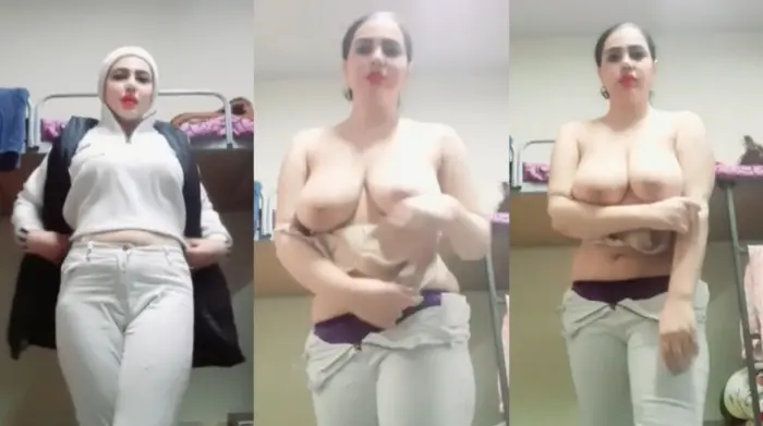 Cute Red Lipstick Babe Playing with Boobs HD